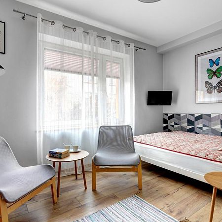 Villa Wesola: Centrally Located Rooms with Private Baths and Kitchen Access Krynica Zdroj Exterior photo